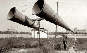 Acoustic horn